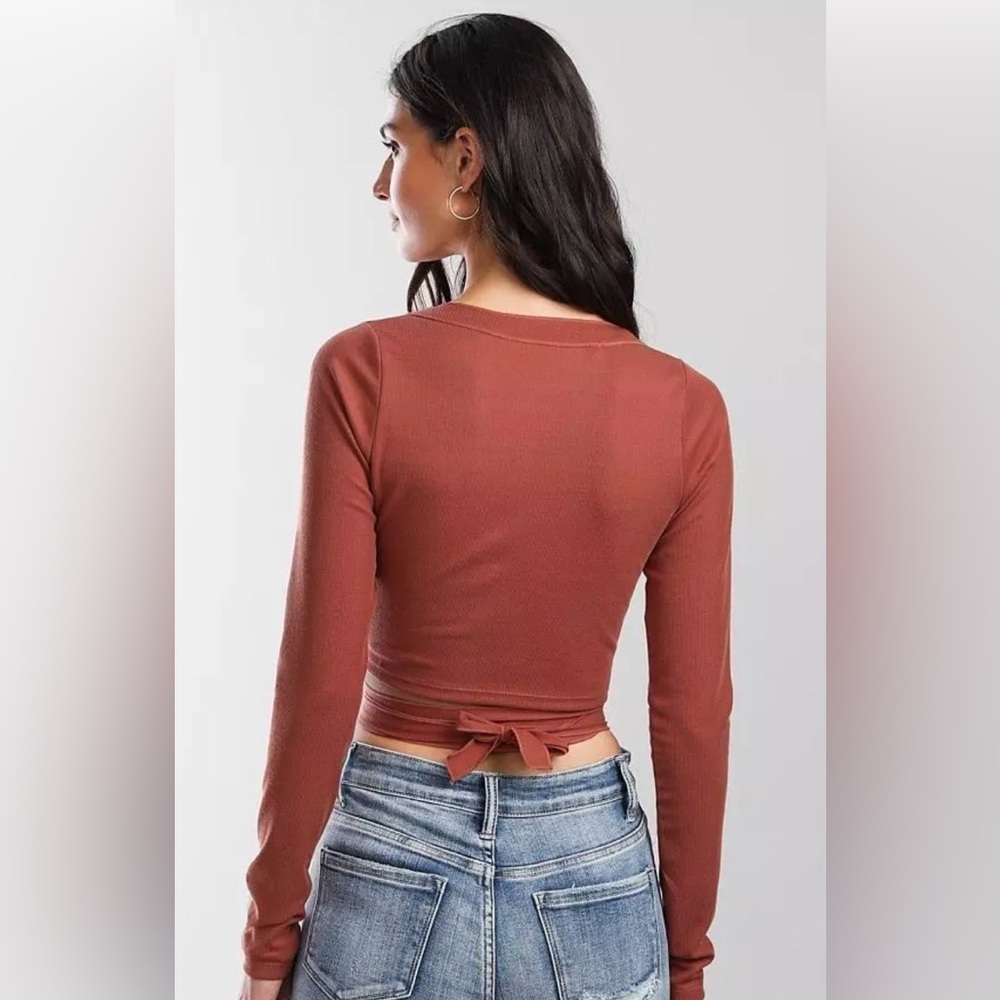 Buckle HYFVE Ribbed Wrap Ginger Wrap crop Top - Picture 2 of 3